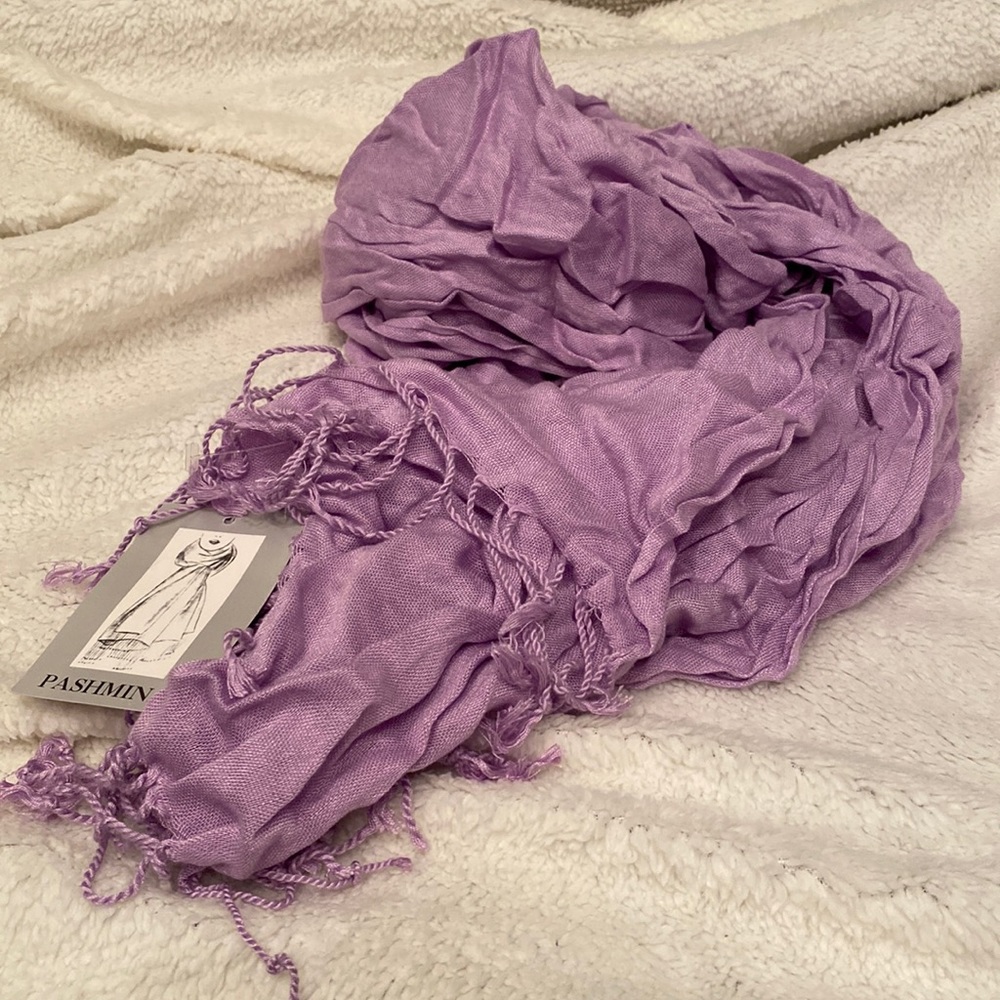 Suzy Shier lilac pashmina